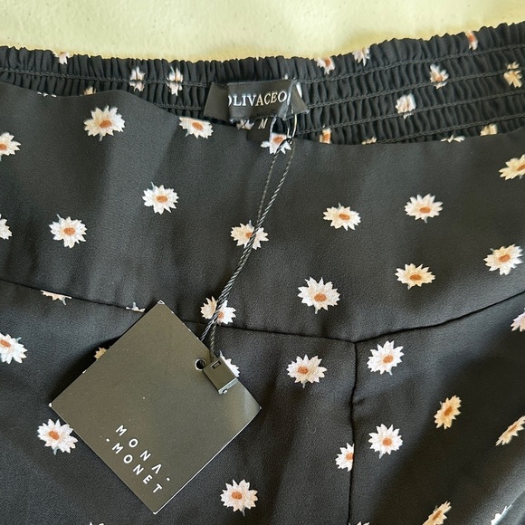 Olivaceous Black Floral Wide Leg Pants - Picture 4 of 5